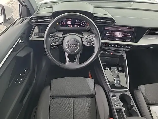 Audi A3 Sportback 30 TFSI Advanced edition 1e-Eig. & Dealer-Onderh. BOVAG-Garantie. NL-Auto.