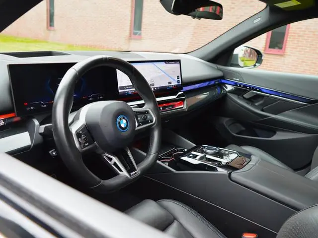 BMW i5