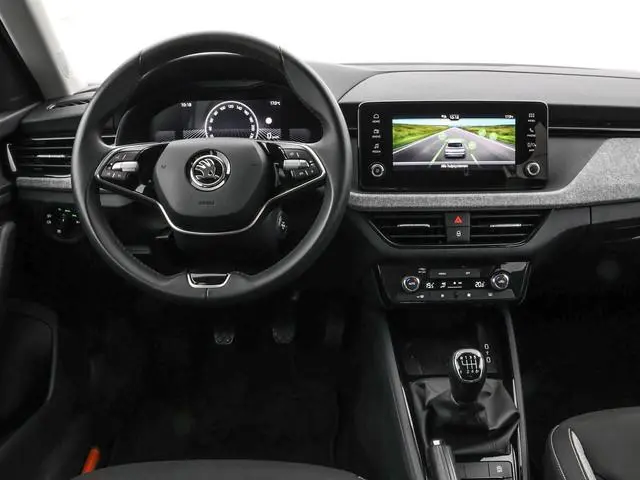 Skoda Kamiq 1.0 TSI 115pk Selection · Apple/Android Car Play · P-Sensoren · Cruise Control · DAB · 1...