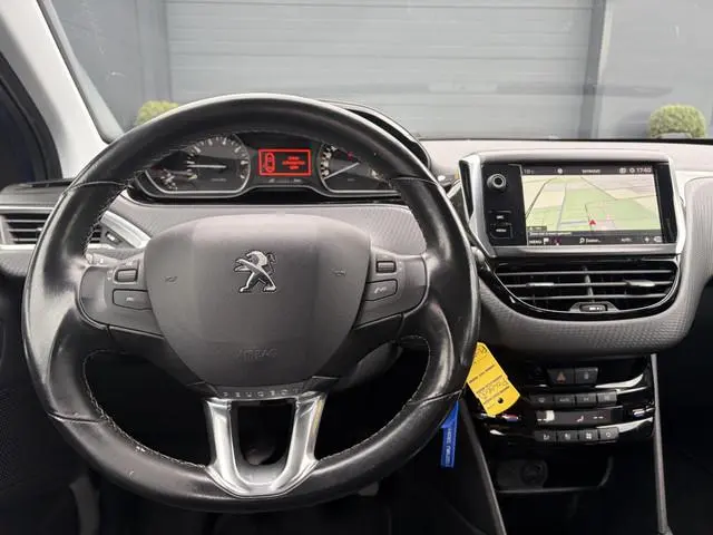 Peugeot 208 1.2 PureTech Blue Lease Executive ✓D-riem vv in 2023✓Navi✓Carplay✓Clima✓Cruise✓5 Deurs✓P...