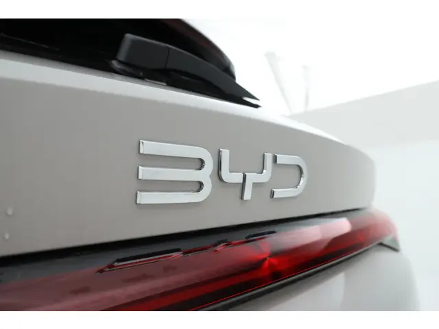 BYD SEAL U
