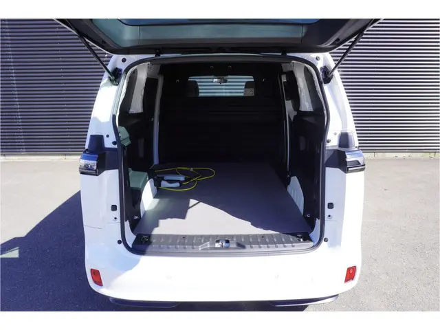 Volkswagen ID. Buzz Cargo 77 kWh 204pk Apple Carplay Achterklep 2 Stoelen Navigatie LED Parkeersenso...