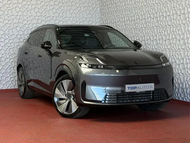 Lynk & Co 08
