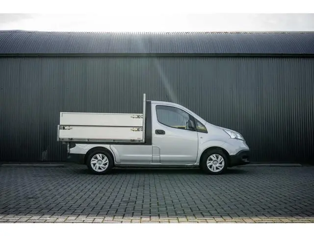 Nissan NV200