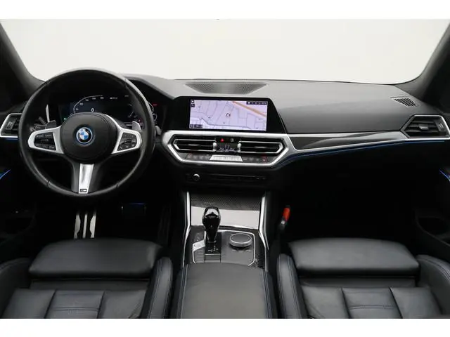 BMW 3-serie Touring 330e Business Edition Plus M-sport Panoramadak, M-Sportstoelen, Carbon, Camera,...