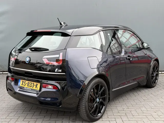 BMW i3 BWJ 2019 S 120Ah 184 PK  42 kWh PANO | FULL LED | STOELVERW. | LEDER | CAMERA | DAB | HARMAN/...