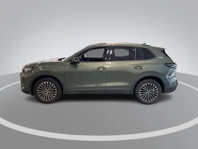 Volkswagen Tiguan 1.5 eTSI 130pk DSG · 360 Camera · Wegklapbare Trekhaak · Apple/Android Car Play ·...