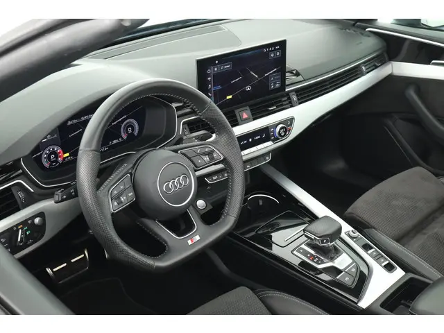 Audi A5 Cabriolet 40 TFSI 190pk S Edition Nekverwarming Keyless HUD Camera Adaptive Cruise Virtual C...