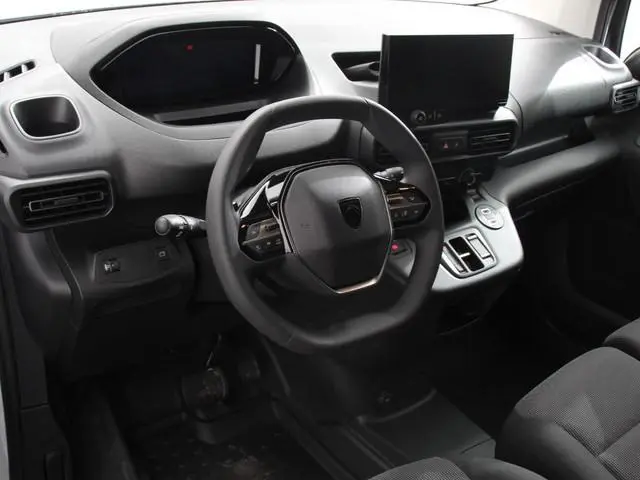 Peugeot Partner 1.5 BlueHDi 130PK L2 Automaat Navigatie Apple Carplay trekhaak Cruise Control Airco