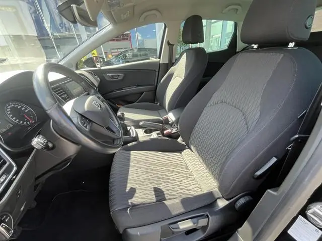 SEAT Leon 1.0 EcoTSI Style | Navigatie | Apple Carplay - Android Auto | PDC achter | 4 nieuwe banden...