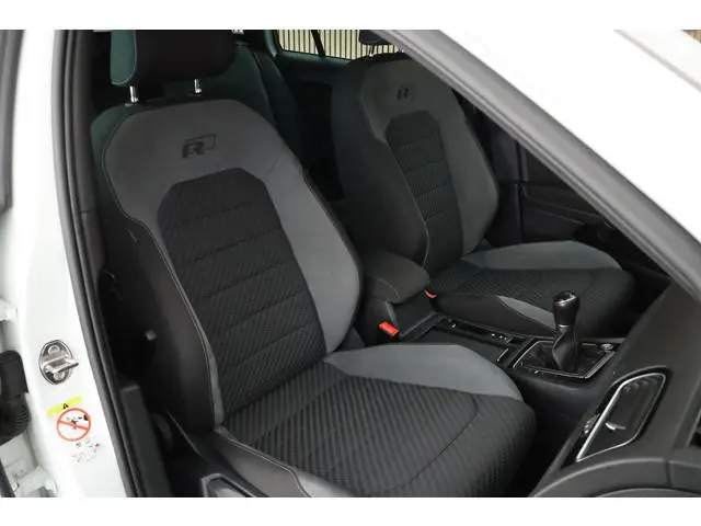 Volkswagen Golf Variant 1.5 TSI 150pk 2x R-Line Trekhaak Camera LED Keyless Navigatie Virtual Cockpi...
