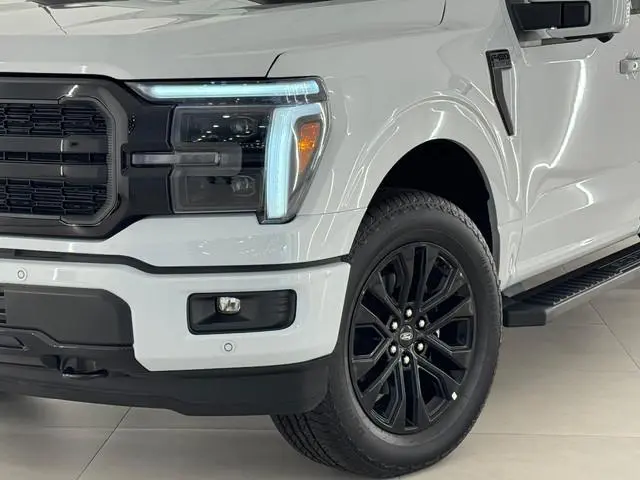 Ford USA F150 5.0 V8 Lariat black FX4 / B&O / Pano / HUD