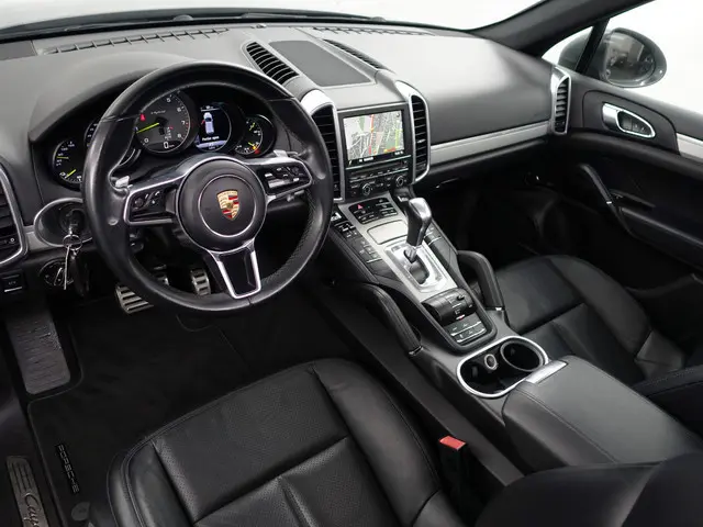 Porsche Cayenne 3.0 S E-Hybrid- Panoramadak, Luchtvering, Xenon Led, Navigatie, Leder Interieur