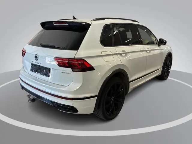 Volkswagen Tiguan 1.4 TSI 245pk DSG eHybrid R-Line Business · Leder · 360 Camera · Wegklapbare Trekh...