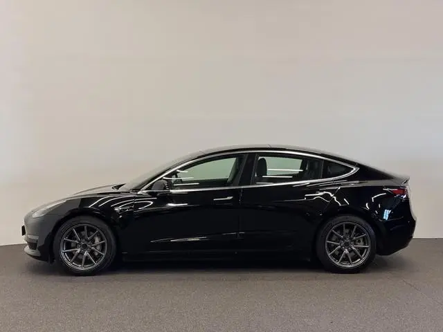Tesla Model 3 Long Range AWD 75 kWh SOH 85% Autopilot Panoramadak Leder Navi PDC VA Camera