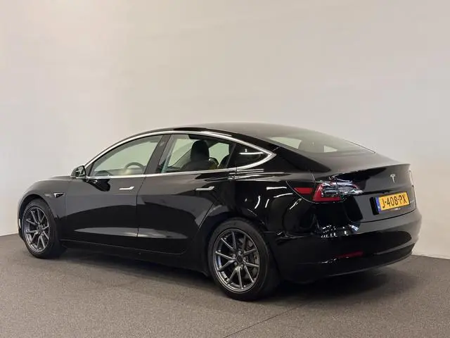 Tesla Model 3 Long Range AWD 75 kWh SOH 85% Autopilot Panoramadak Leder Navi PDC VA Camera