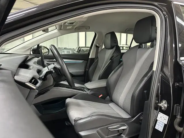 Škoda Enyaq iV 60 | Matrix (Crystal Lighting) | Camera | Keyless | Carplay | Navi