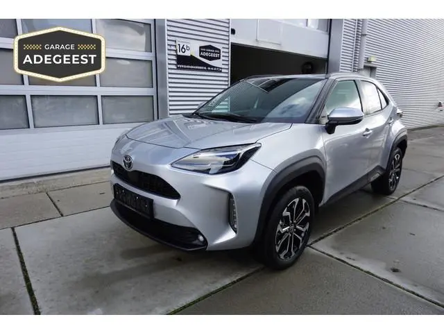 Toyota Yaris Cross 1.5 Hybrid 130 Dynamic Comfort Pack |Navi|Carplay|PDC V+A|Dodehoek|Stoel en stuur...