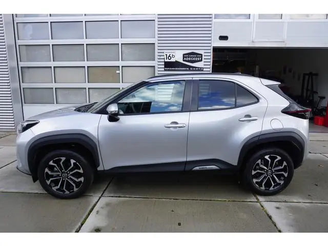 Toyota Yaris Cross 1.5 Hybrid 130 Dynamic Comfort Pack |Navi|Carplay|PDC V+A|Dodehoek|Stoel en stuur...