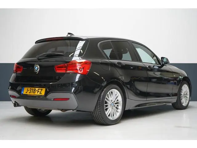 BMW 1-serie 116i Edition M Sport Shadow | Navigatie | Lm velgen | Leder | Unieke km-stand