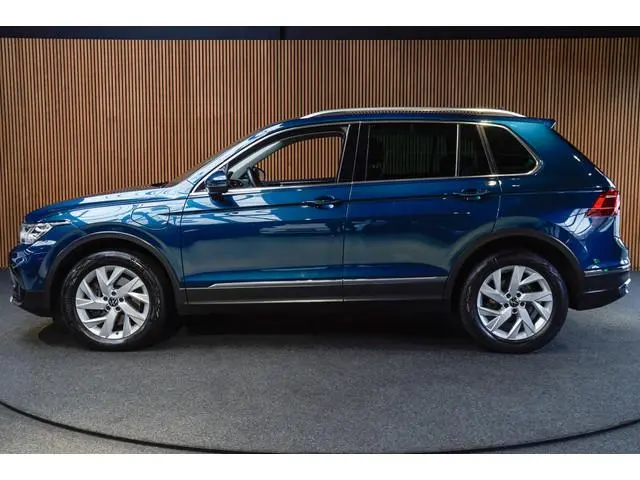Volkswagen Tiguan 1.4 TSI eHybrid HUD Leer Navi 360°  Memory seats Elektr. bedienbare achterklep Cli...