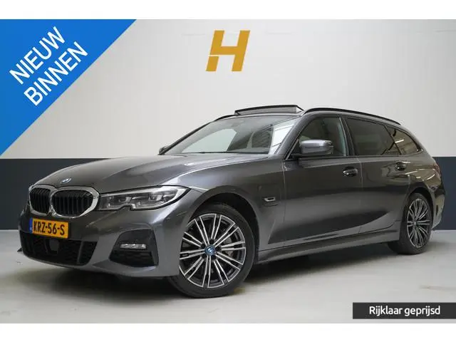 BMW 3-serie Touring 330e High Executive | SoH 90% | Panoramadak | Trekhaak | Memory | Stuurverwarmin...