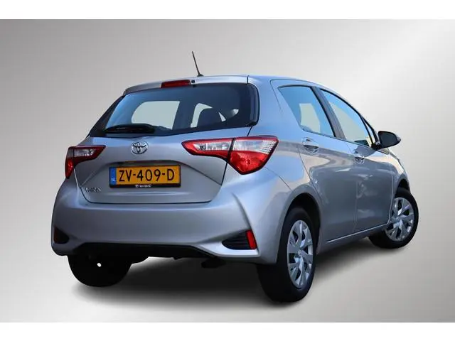 Toyota Yaris 1.5 VVT-i Active, Parkeercamera, Cruise & Climate control!