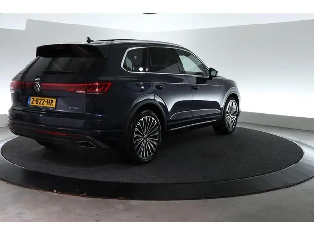 Volkswagen Touareg 3.0 TSi eHybrid 4MOTION Elegance | TREKHAAK | 360 CAMERA | LUCHTVERING | CARPLAY...