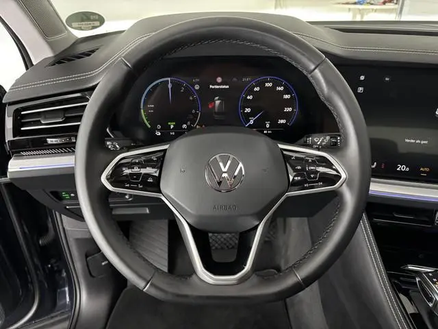 Volkswagen Touareg 3.0 TSi eHybrid 4MOTION Elegance | TREKHAAK | 360 CAMERA | LUCHTVERING | CARPLAY...