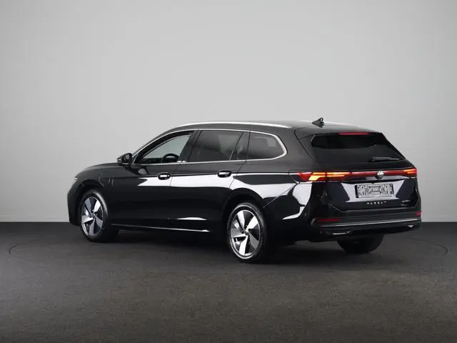 Volkswagen Passat Variant 1.5 eHybrid Business 204 PK PHEV | Navigatie | Trekhaak inklapbaar | Parke...
