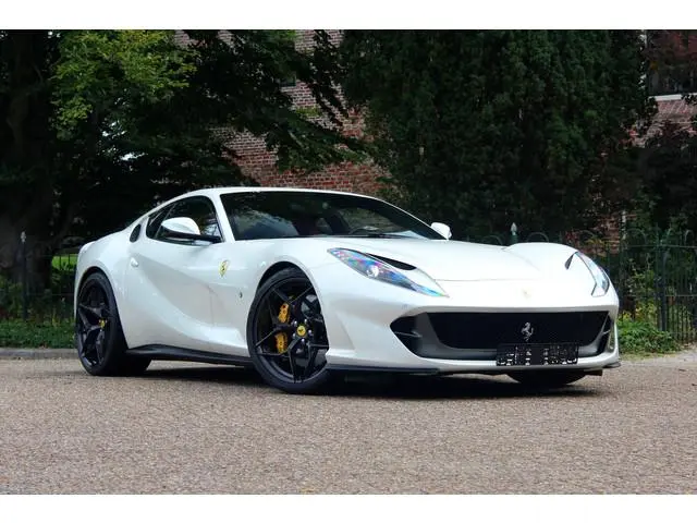 Ferrari 812 Superfast Bianco Italia - Volledige dealerhistorie - NEXT Forged