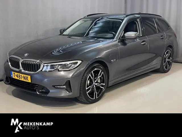 BMW 3-serie Touring 330e xDrive Business Edition Plus 18"/Trekhaak/Laser LED/Head-up/Stoelverwarming...