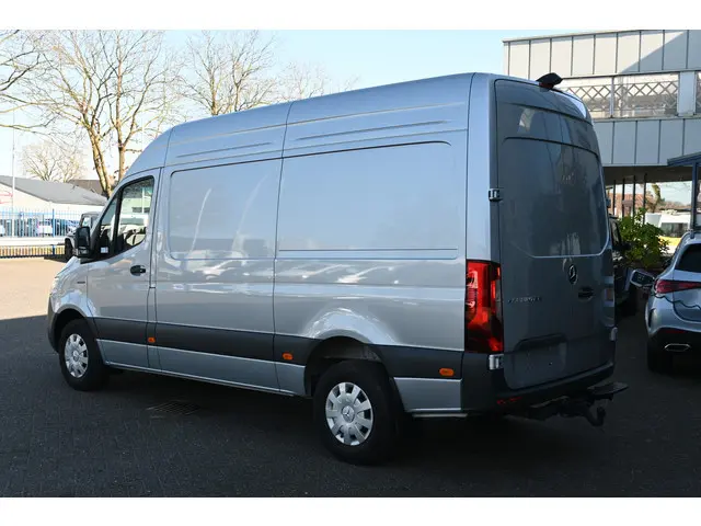 Mercedes-Benz eSprinter