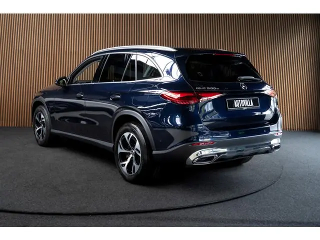 Mercedes-Benz GLC-klasse 300e 4MATIC Luxury Line Panoramadak 360 camera Electrice trekhaak Winter pa...