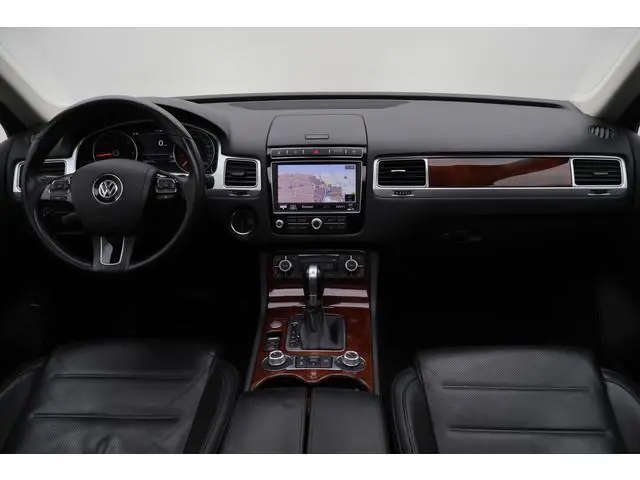 Volkswagen Touareg 3.0 TDI R-Line Automaat Leer, Luchtvering, Panoramadak, Standkachel, ACC, 360° Ca...