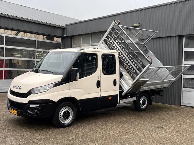 Iveco Daily 35S11D 2.3 3 zijden kipper Airco Telefoonverbinding Gereedschapskist Stuuwielbediening O...