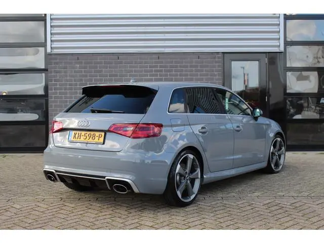 Audi RS3 Sportback 2.5 TFSI Quattro Pro Line Plus / RS zetels / B&O / Rotor