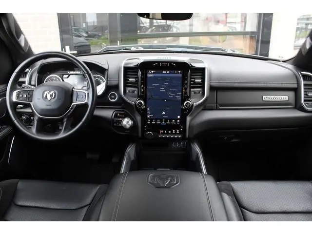 Dodge Ram 1500 5.7 V8 4x4 Crew Cab Laramie / Luchtvering / Panoramadak / N.A.P.
