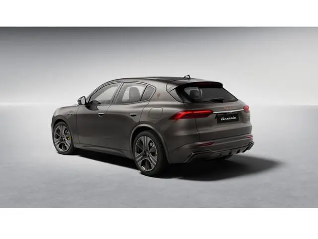 Maserati Grecale AWD Folgore 105kWh 550pk | WLTP 580km | Zwart leder met gele stiksels | Panoramadak...