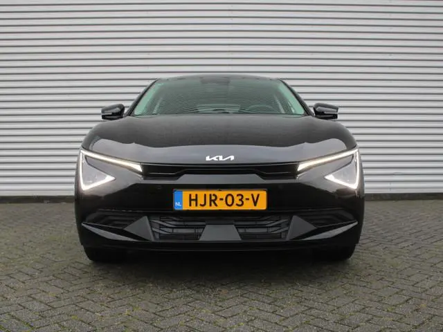 Kia EV6 Light Edition 63 kWh | Stuur-/stoelverwarming | Camera | 19" LM | LED | Cruise adapt. | Clim...