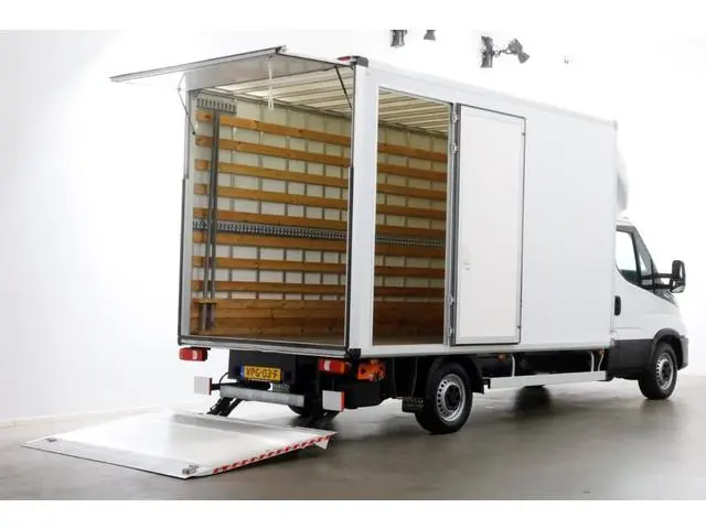 Iveco Daily 35S14 136pk HiMatic Automaat Bakwagen met laadklep en zijdeur H235cm 03-2022