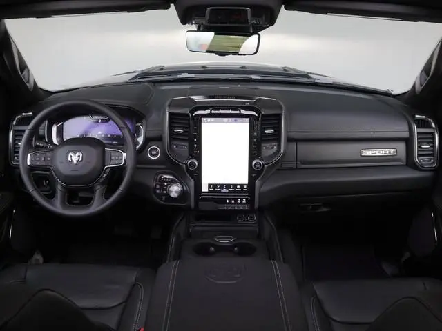 Dodge Ram 1500 5.7 V8 4x4 Crew Cab Dominator | Pano-Dak | Groot Navi | Elektrisch Sidebars