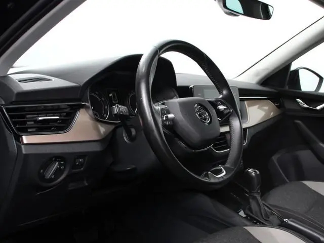 Skoda Kamiq 1.0 TSI 110pk DSG Style Navigatie Apple Carplay / Android auto Parkeersensor achter Crui...