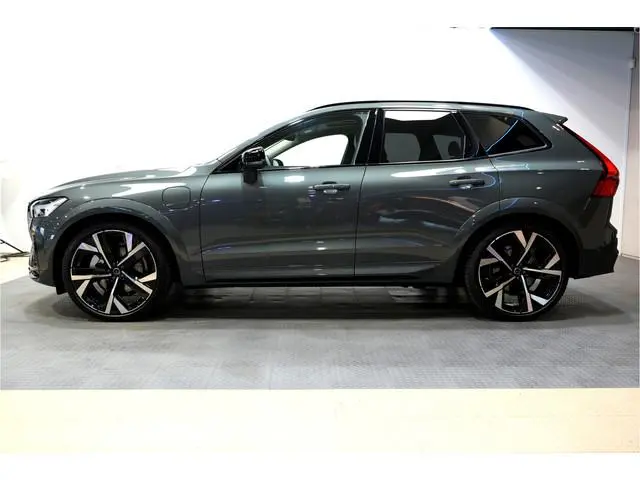 Volvo XC60 2.0 T8 AWD 335kW/456pk Aut8 Recharge Ultra Dark LUCHTVERING + BOWERS&WILKINS + PANORAMADA...