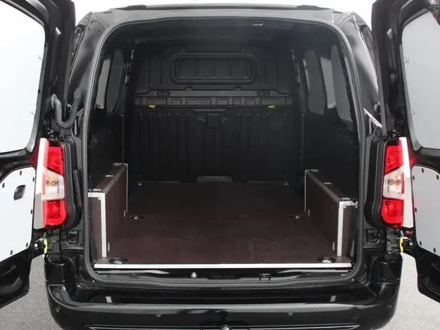 Opel Combo 1.5 BlueHDi 130PK L2 Automaat Apple Carplay / Android Auto Navigatie Trekhaak Airco Camer...