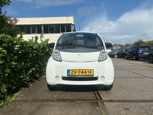 Peugeot iOn