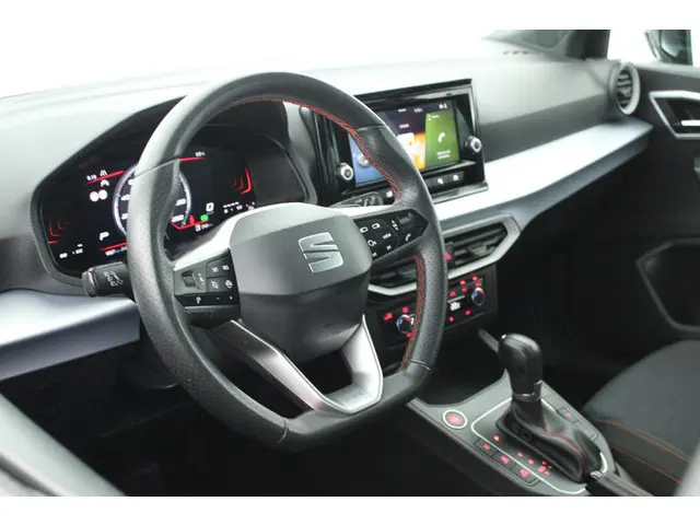 SEAT Ibiza 1.0 EcoTSI 116pk DSG FR Business Connect Keyless Led Virtual Cockpit ACC Carplay