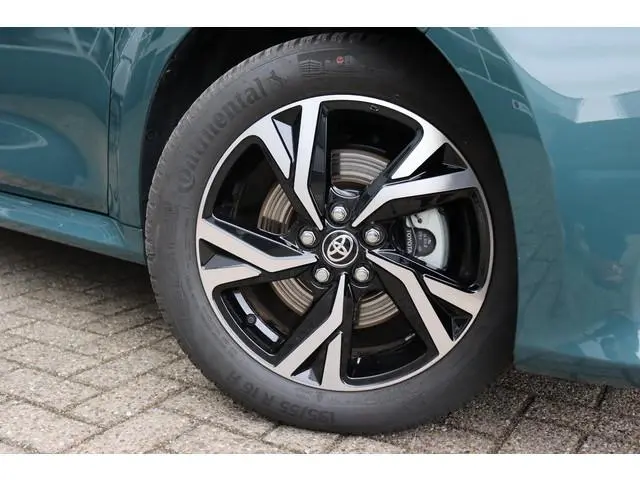 Toyota Yaris 1.5 Hybrid 115 Dynamic, Comfort Pack , Stoel- en stuurverwarming ,