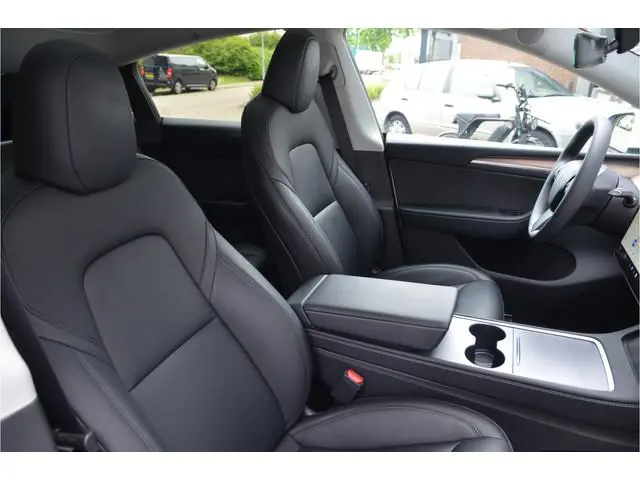 Tesla Model Y Long Range RWD 75 kWh AutoPilot4.0 Ryzen, FSD 99,- p/mnd, Trekhaak (1.600kg)