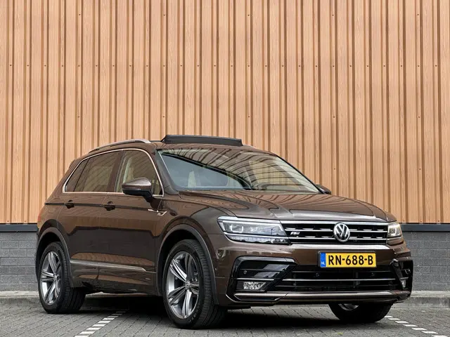 Volkswagen Tiguan 1.4 TSI ACT R-line | Panoramadak | Adaptive Cruise Control | Achteruitrijcamera |...
